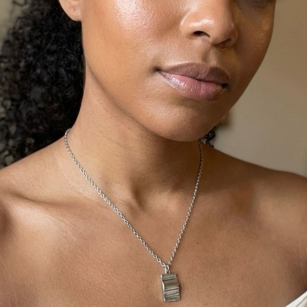 Sonoma Silver Tone Textured Rectangle Pendant Necklace 20” Minimalist Charm